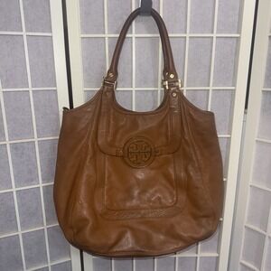 Tory Burch Amanda Hobo Tan Pebbled Leather Handbag Satchel Messenger Purse